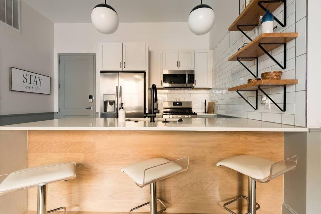 Trendy Condo! Close To Everthing Downtown Birmingham Bagian luar foto