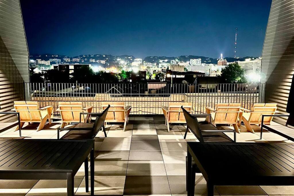 Trendy Condo! Close To Everthing Downtown Birmingham Bagian luar foto