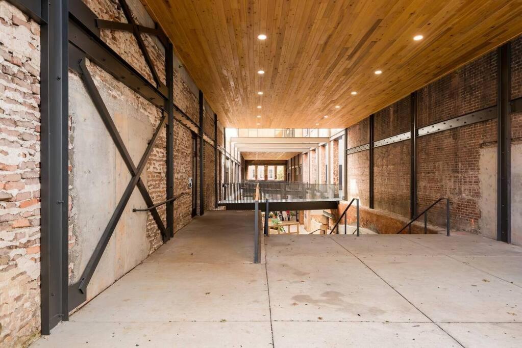 Trendy Condo! Close To Everthing Downtown Birmingham Bagian luar foto