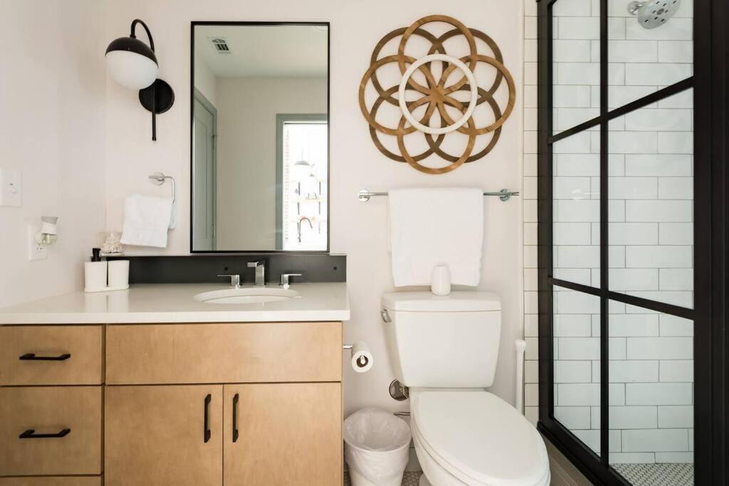 Trendy Condo! Close To Everthing Downtown Birmingham Bagian luar foto