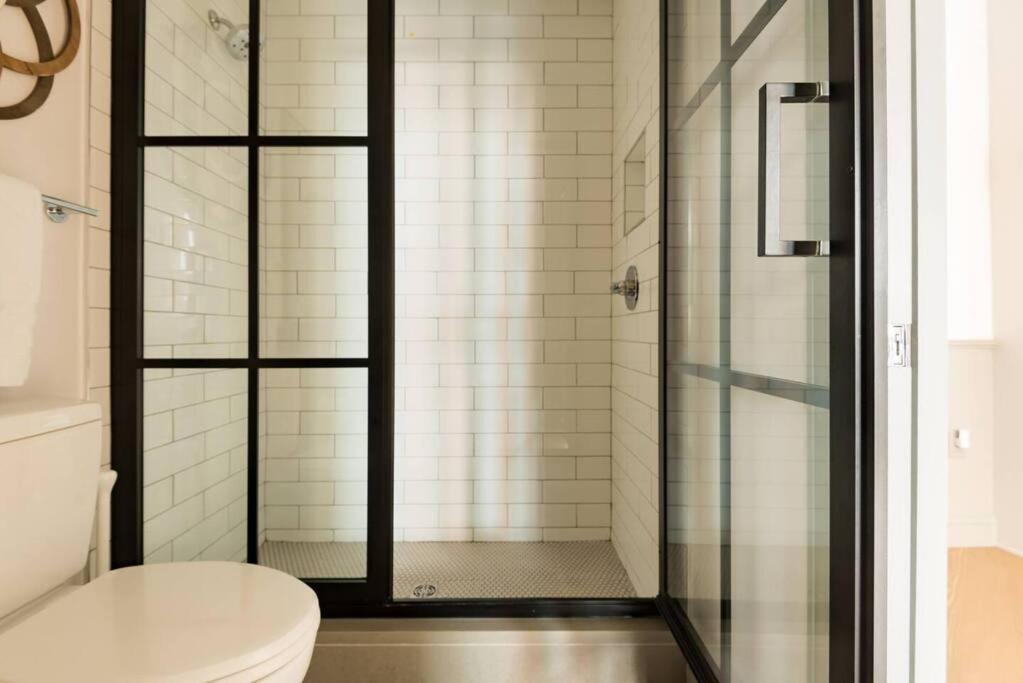 Trendy Condo! Close To Everthing Downtown Birmingham Bagian luar foto