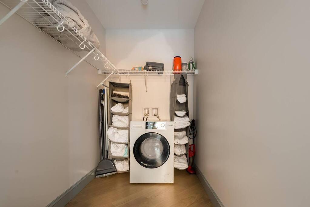 Trendy Condo! Close To Everthing Downtown Birmingham Bagian luar foto