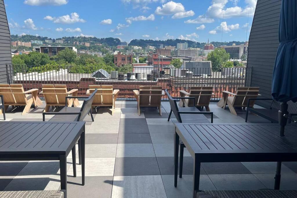 Trendy Condo! Close To Everthing Downtown Birmingham Bagian luar foto